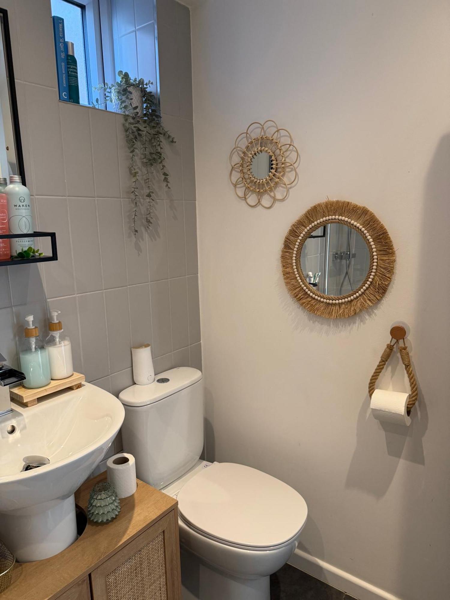 Near Airport Dog Lovers Welcome Bed & Breakfast London