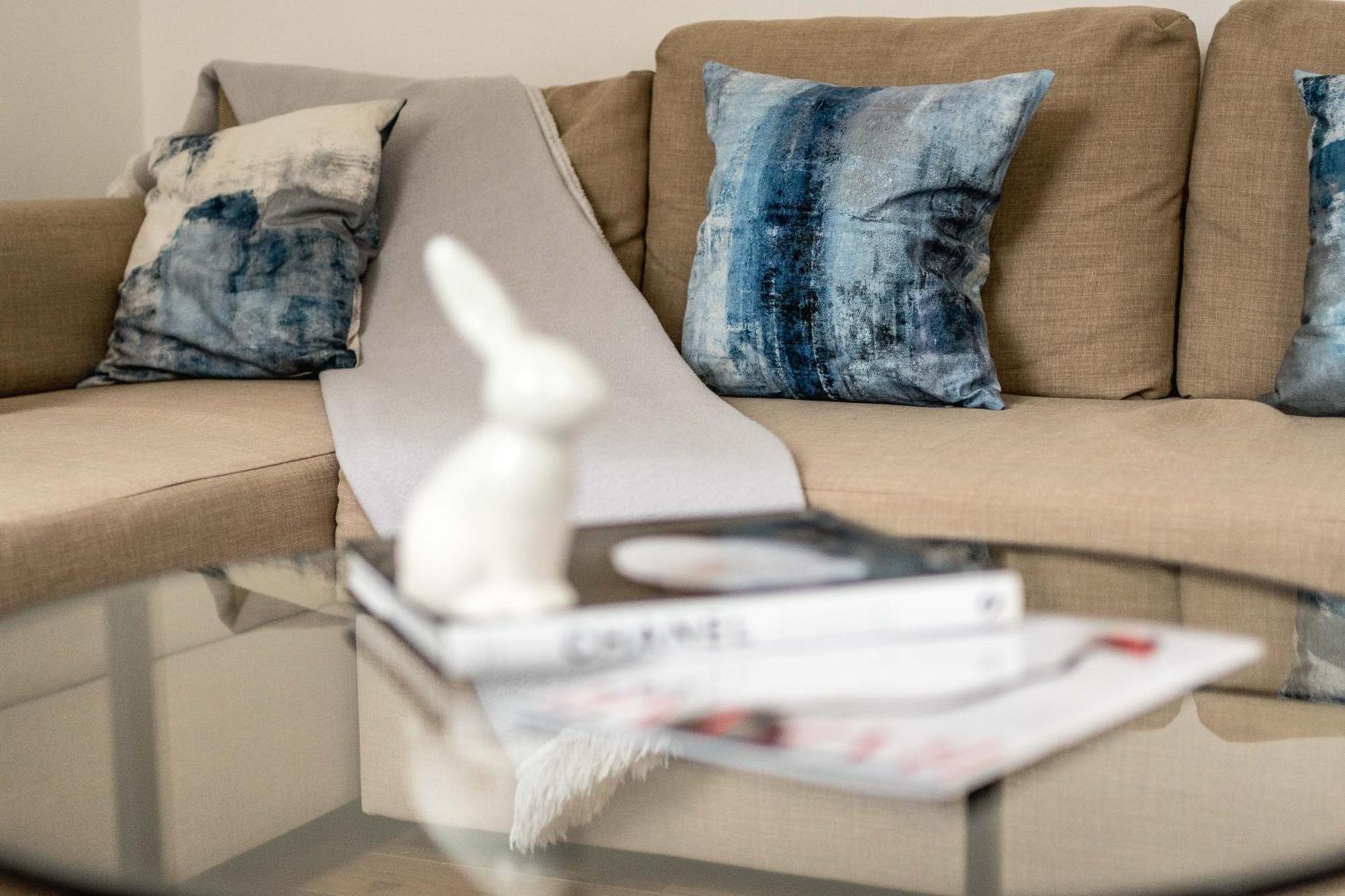 Beautiful 2-bed, 2 Bathrooms Flat In Zone 1, - Just Minutes Walk To High Street Kensington, Earls Court, Hyde Park * London