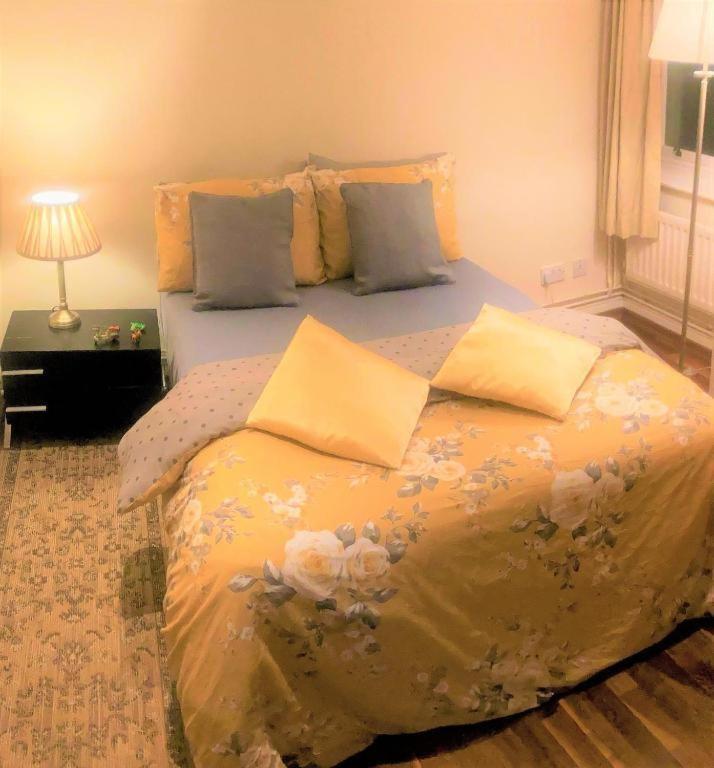 Charming Comfy By Kensington *