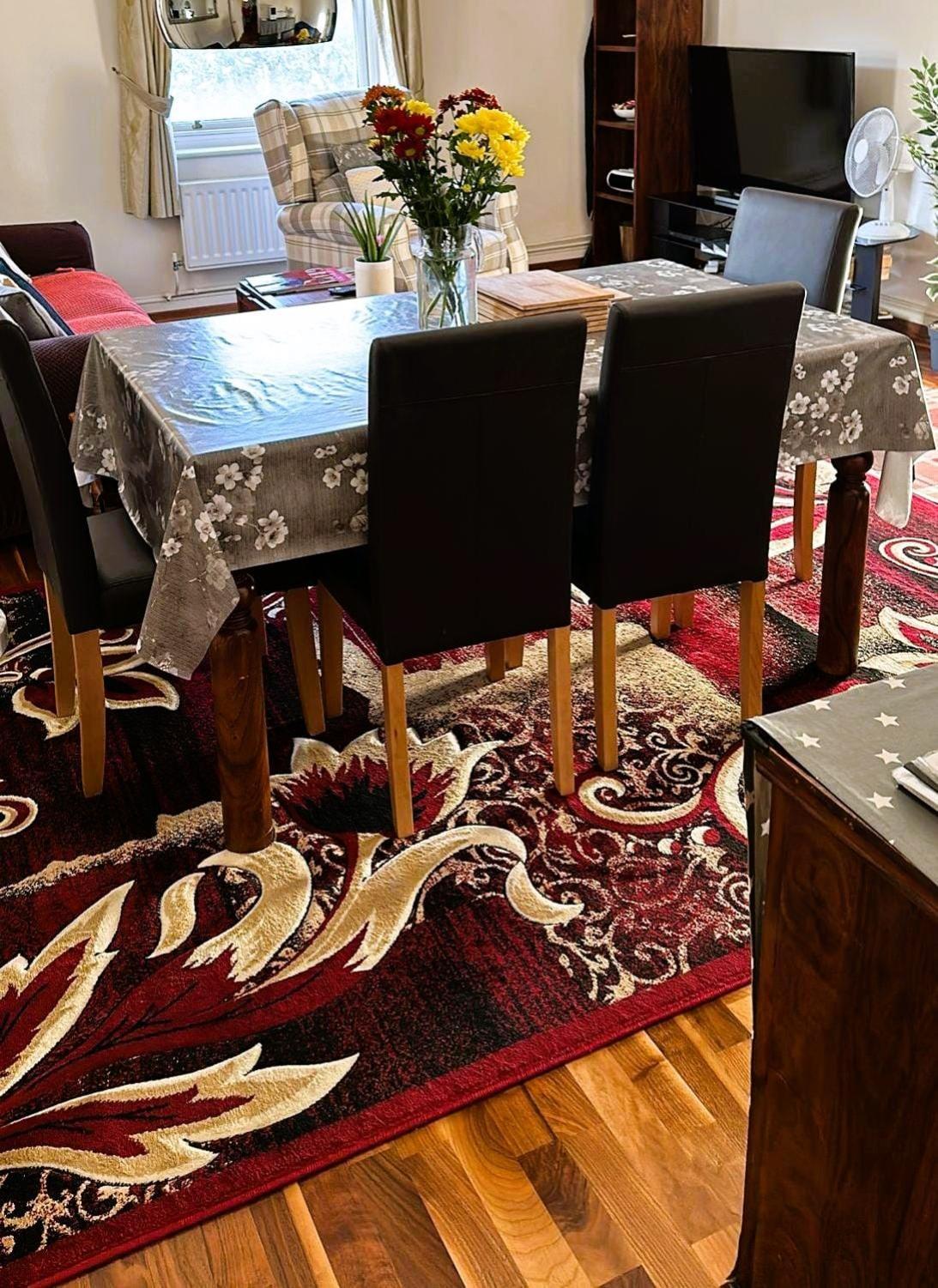 Charming Comfy By Kensington Apartment *