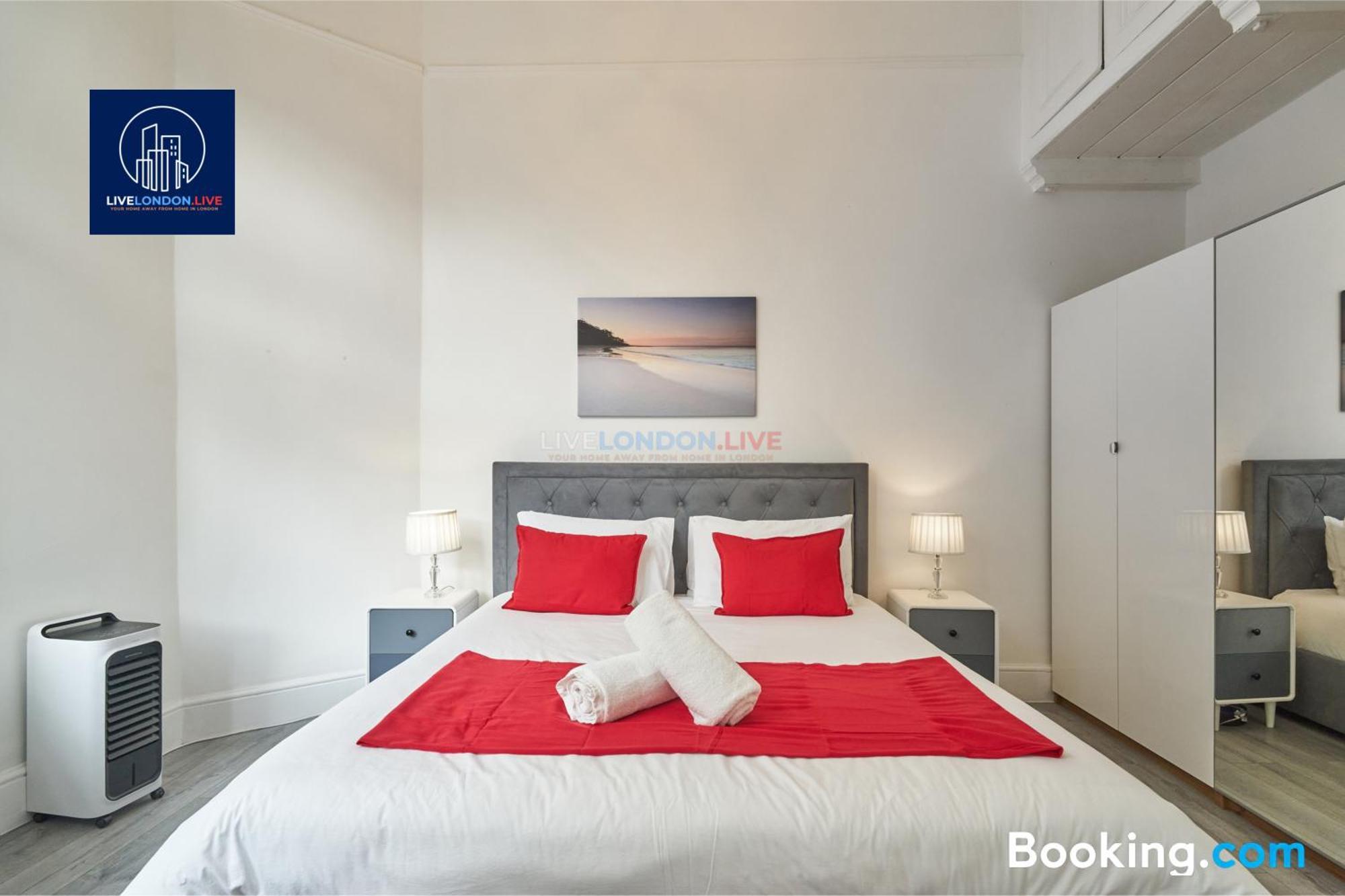 Last-minute Escape L Sleeps Up To 4 Guests L One-bedroom With King Bed And High Ceilings Near Camden By Live Short Lets & Serviced Apartment London
