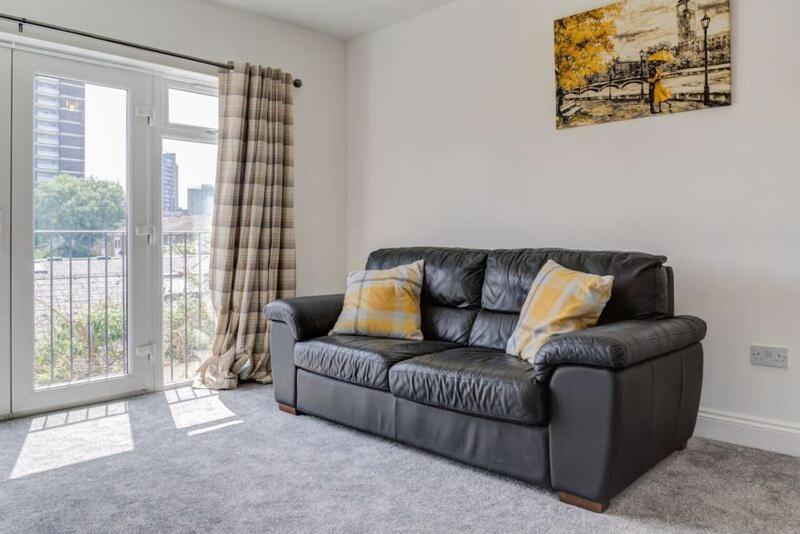 Westfield Contractor Apartment *
