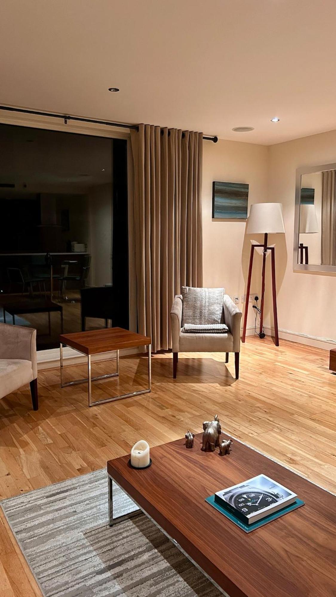 Comfortable & Well-located 2 Bed In Chelsea Apartment London