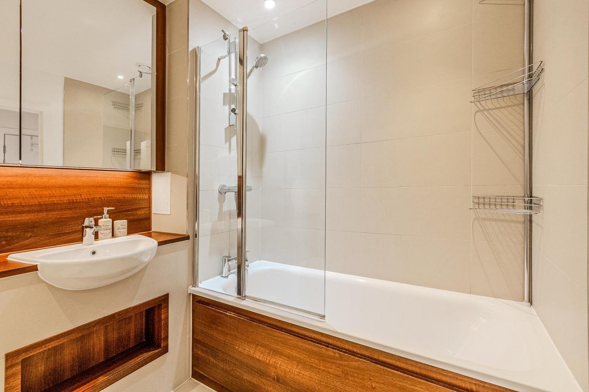 Bright New Flat Overlooking The Wembley Stadium