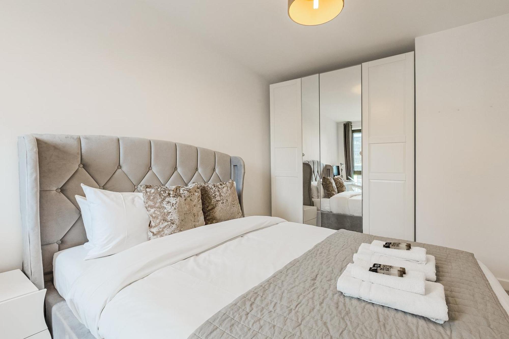 Bright New Flat Overlooking The Wembley Stadium London