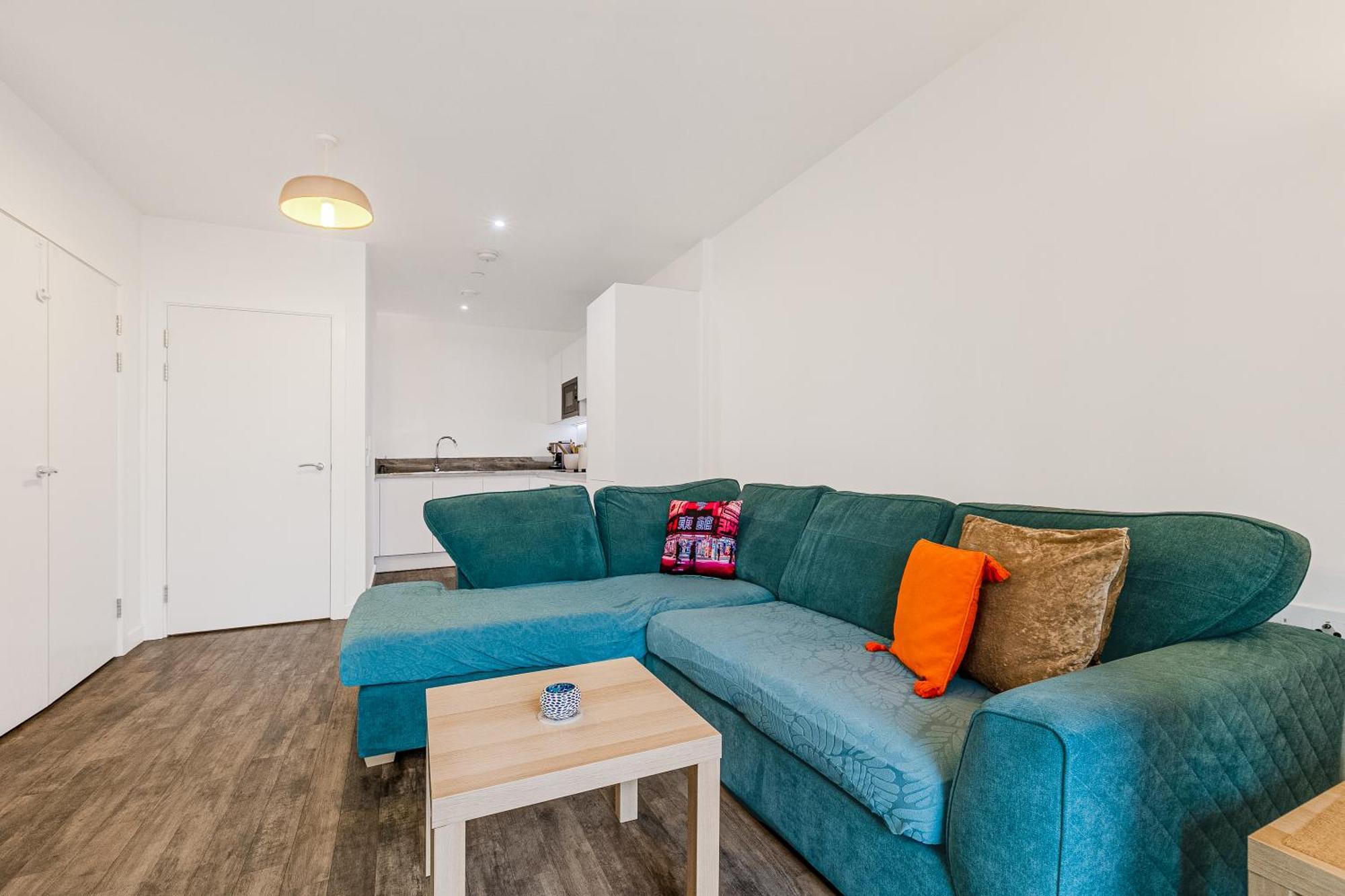 Bright New Flat Overlooking The Wembley Stadium *