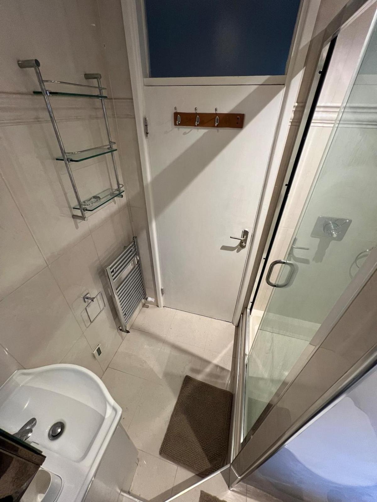 Royal Height - 3 Bed In Wembley Appartement *
