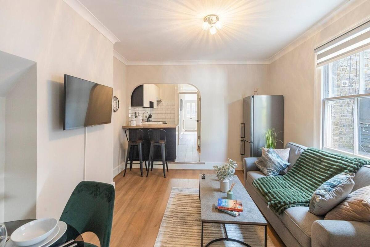 Stunning Modern In Appartement *