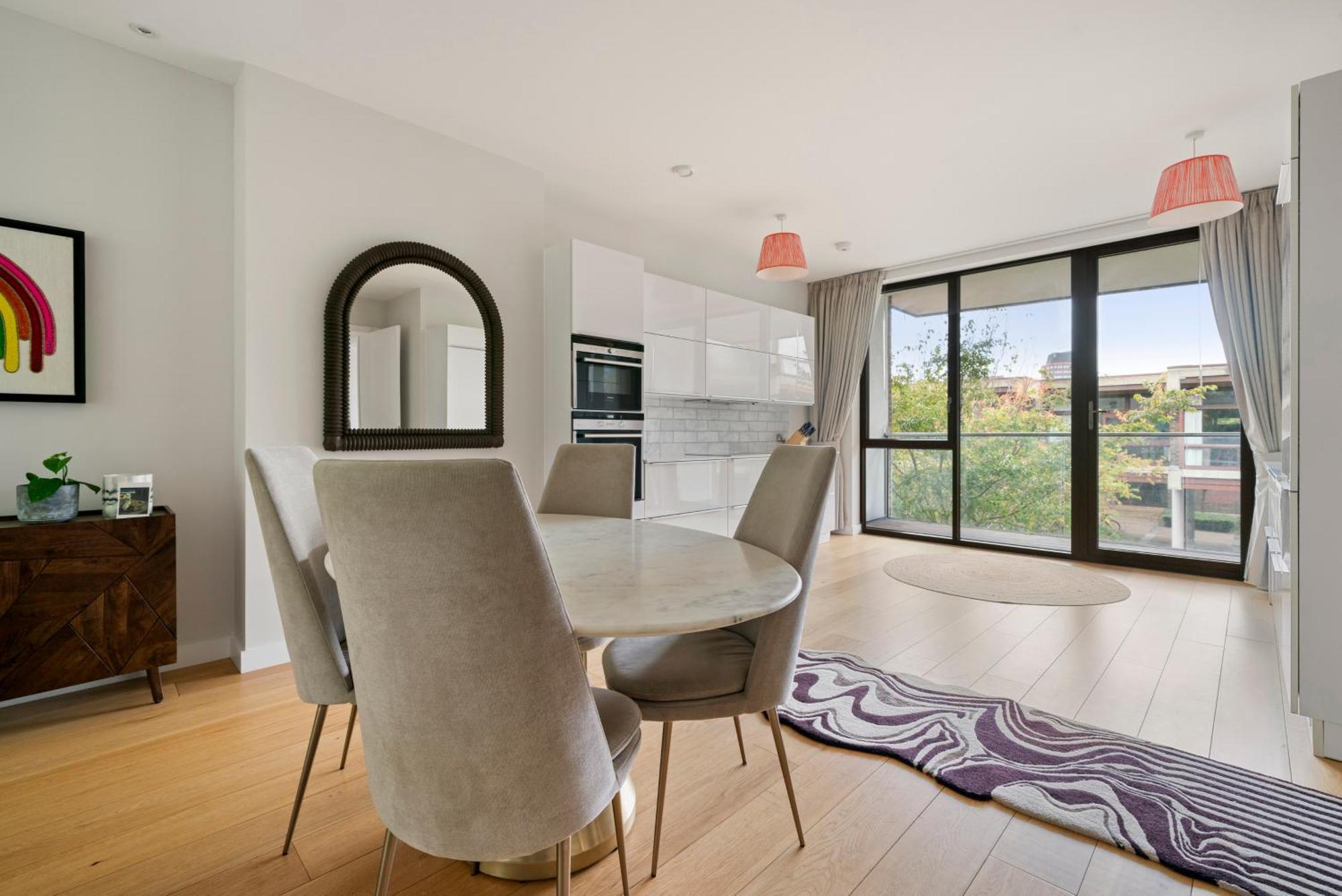 2 Bed 2 Bath Modern Near Big Ben In Zone1 * London