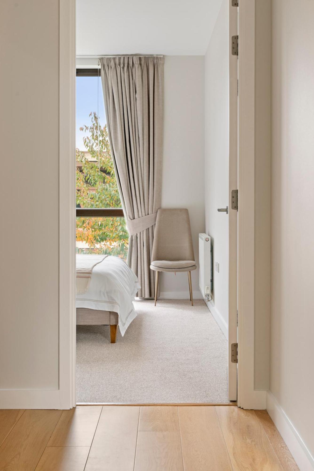 2 Bed 2 Bath Modern Near Big Ben In Zone1