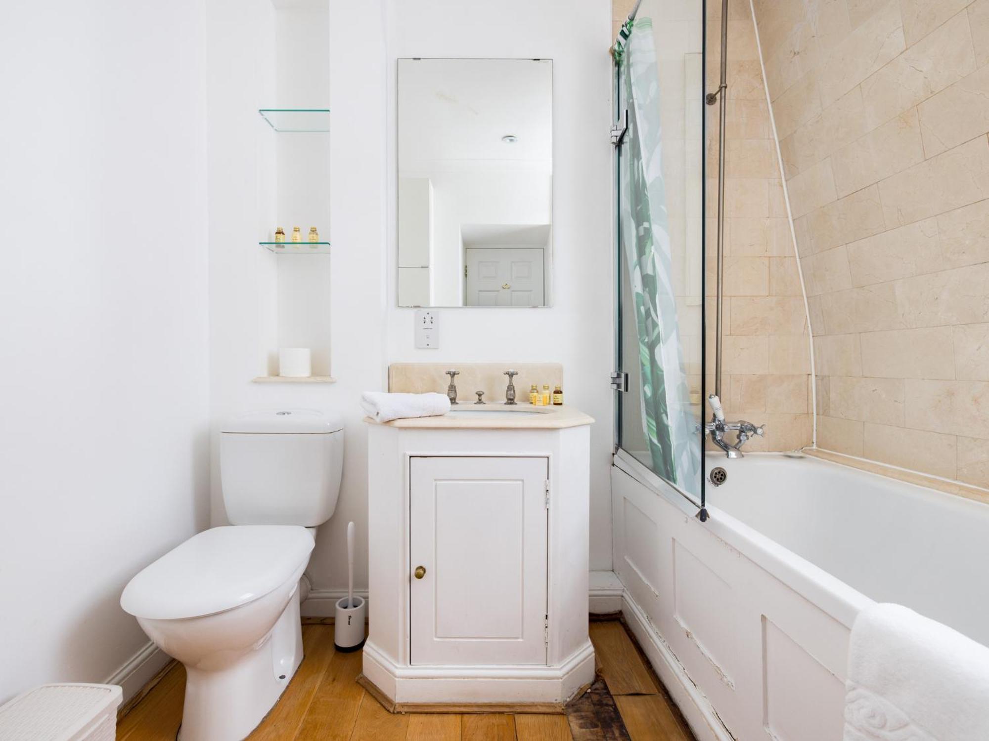 Pass The Keys Stylish 3 Bedroom House In A Quiet Mews By Tube *