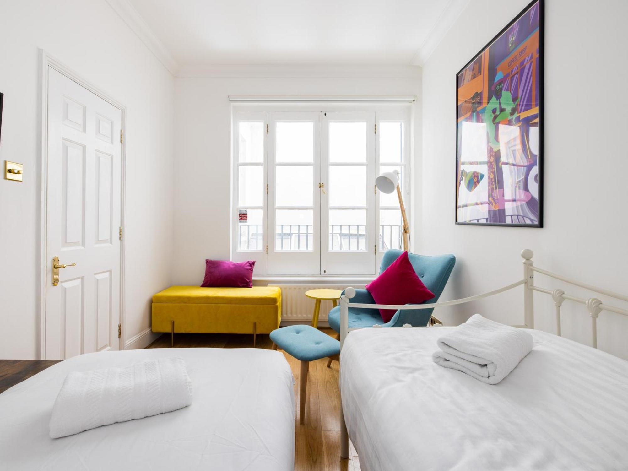 Pass The Keys Stylish 3 Bedroom House In A Quiet Mews By Tube * London