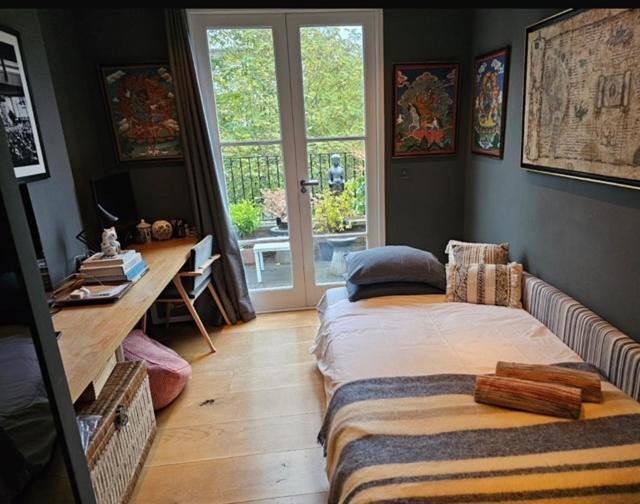 Chelsea, Three-bedroom Contemporary Living Duplex London