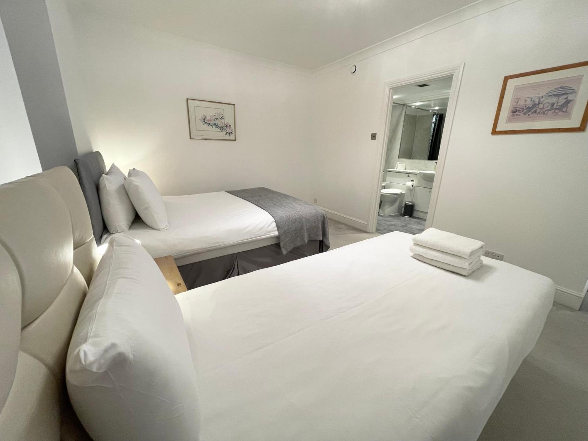 Apartment In Westminster And Victoria *