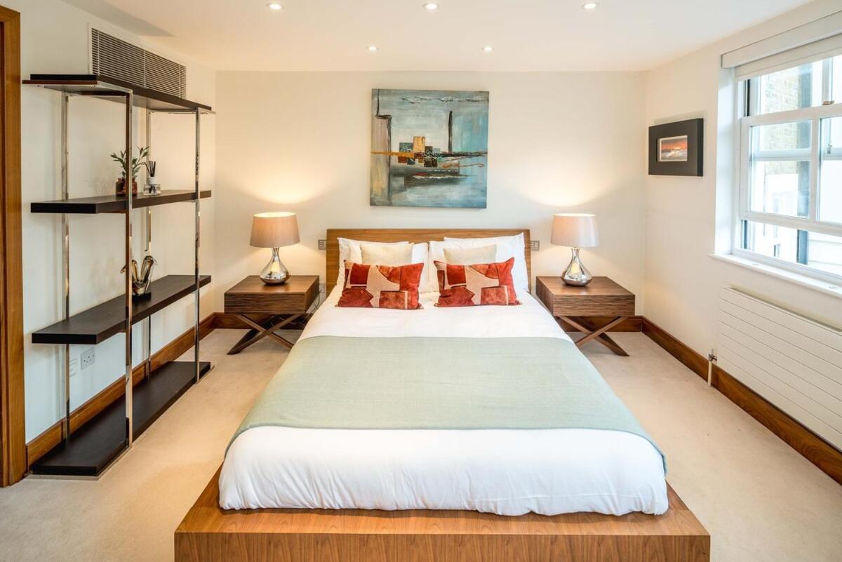 -air Con- Luxury Townhouse - High St Kensington! Villa Londen