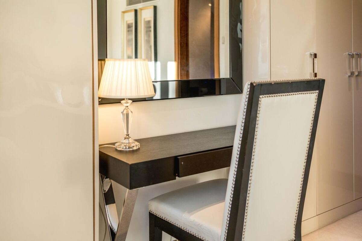 -air Con- Luxury Townhouse - High St Kensington! Londen