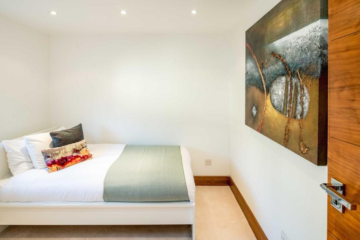 -air Con- Luxury Townhouse - High St Kensington! * Londen