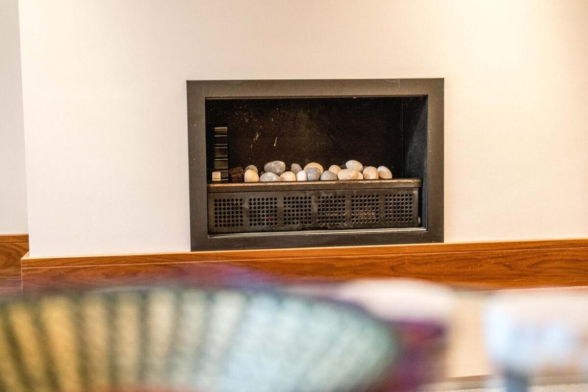 -air Con- Luxury Townhouse - High St Kensington! Villa Londen