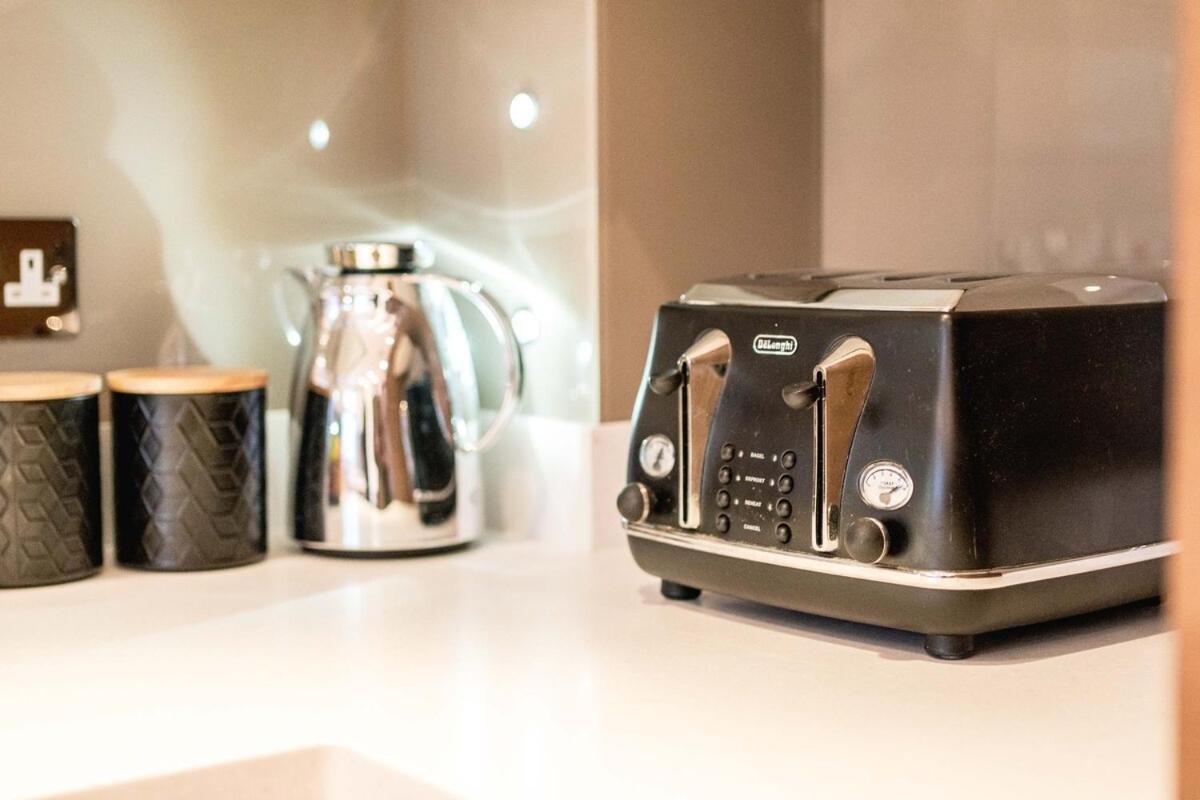 Villa -air Con- Luxury Townhouse - High St Kensington! Londen