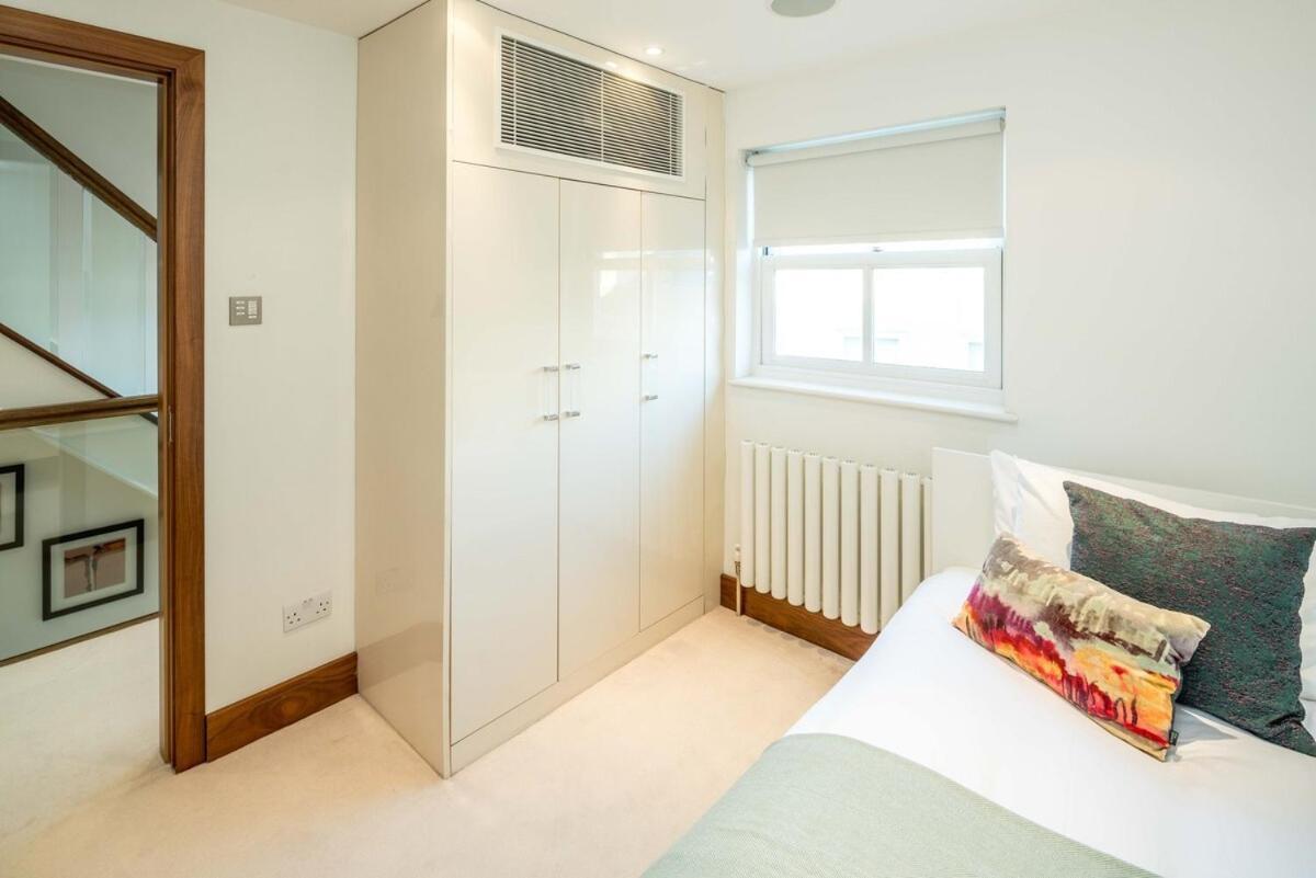 -air Con- Luxury Townhouse - High St Kensington! * Londen