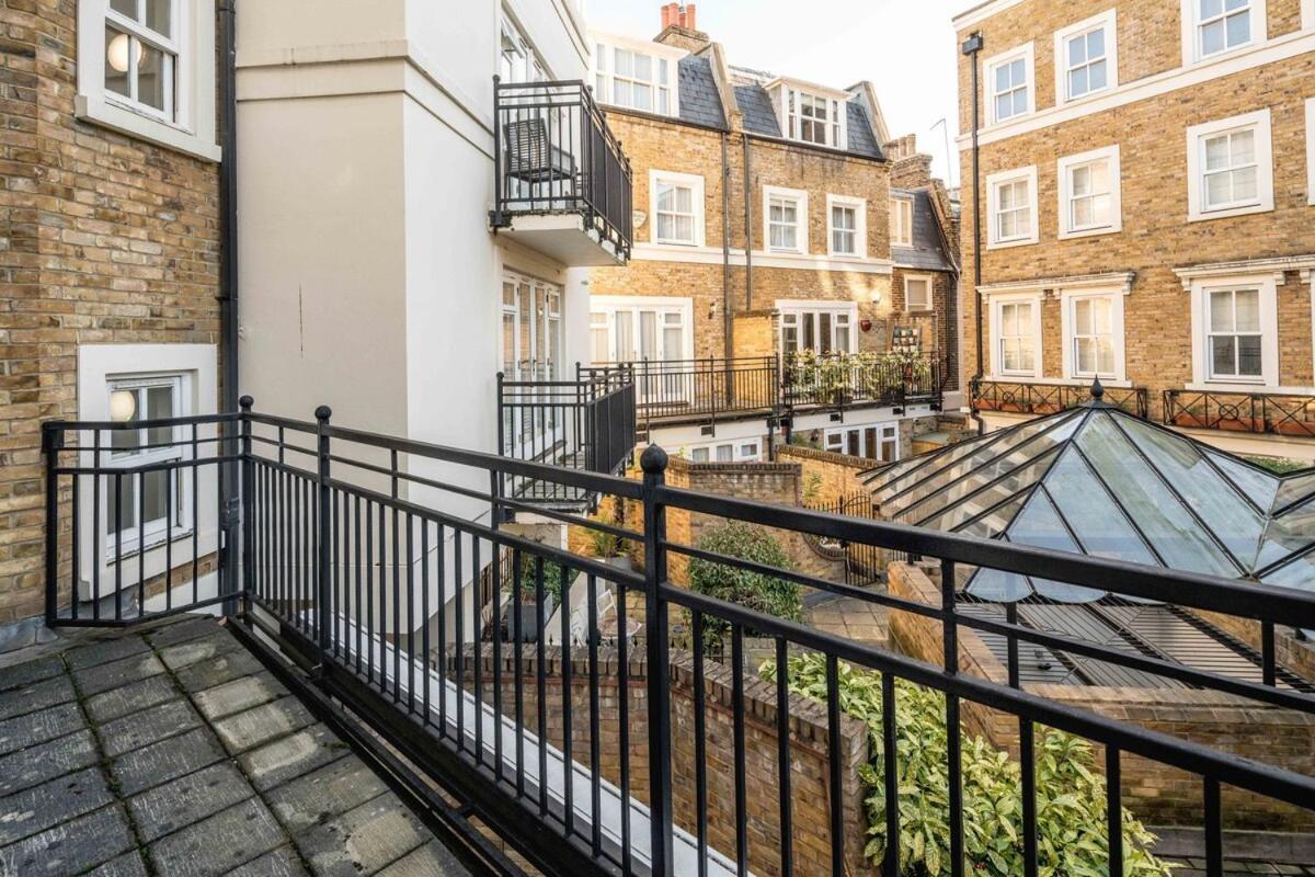 -air Con- Luxury Townhouse - High St Kensington! Villa Londen