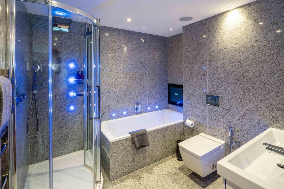 Villa -air Con- Luxury Townhouse - High St Kensington! Londen