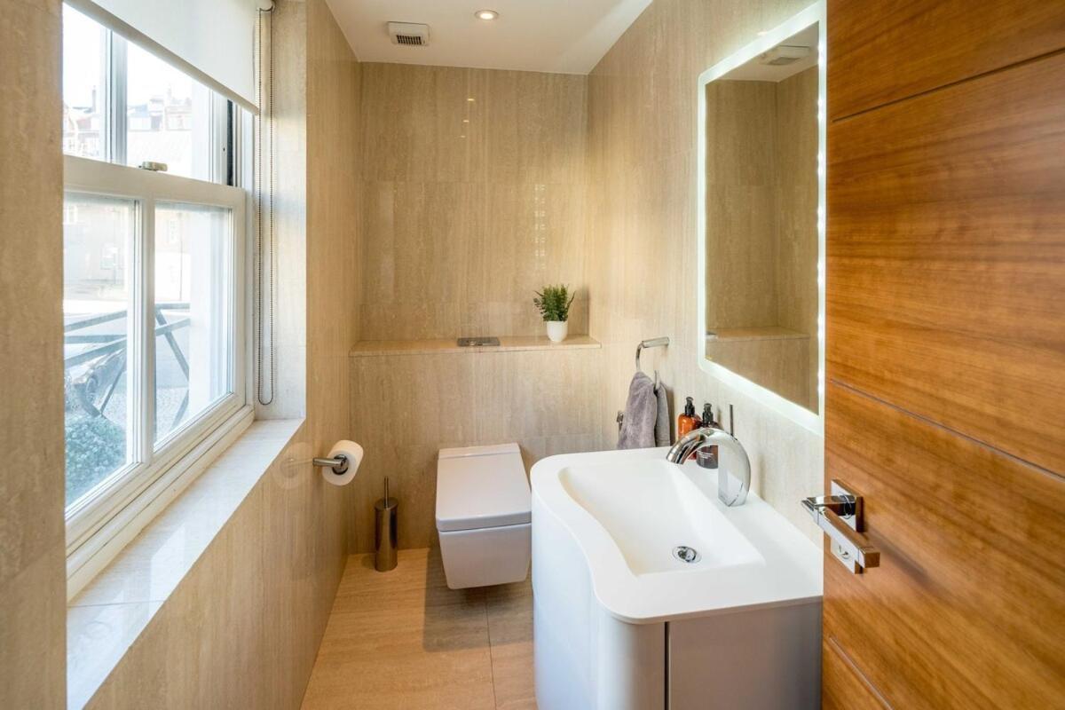 -air Con- Luxury Townhouse - High St Kensington! * Londen