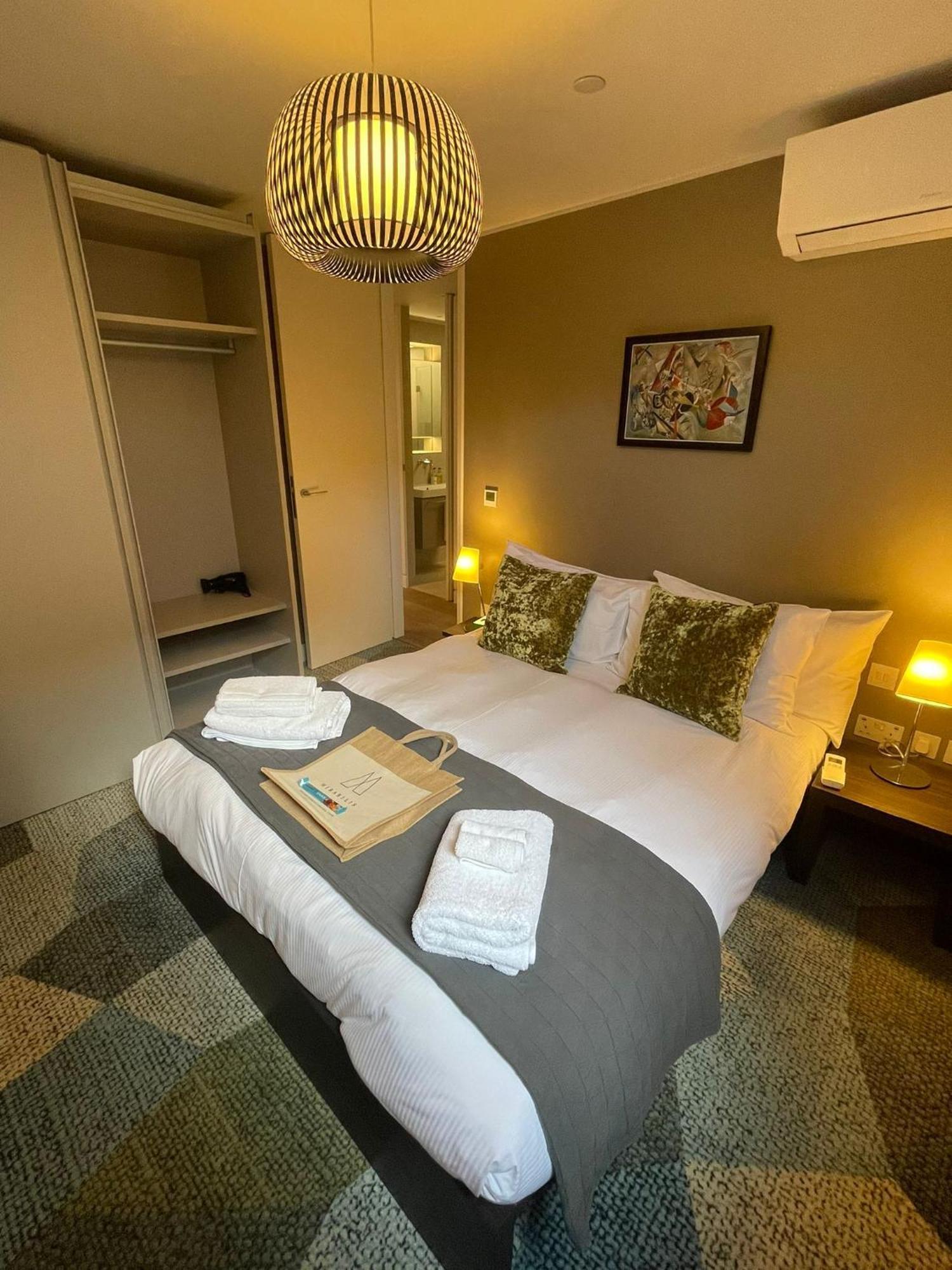 Mirabilis - Bayham Street Apartment
