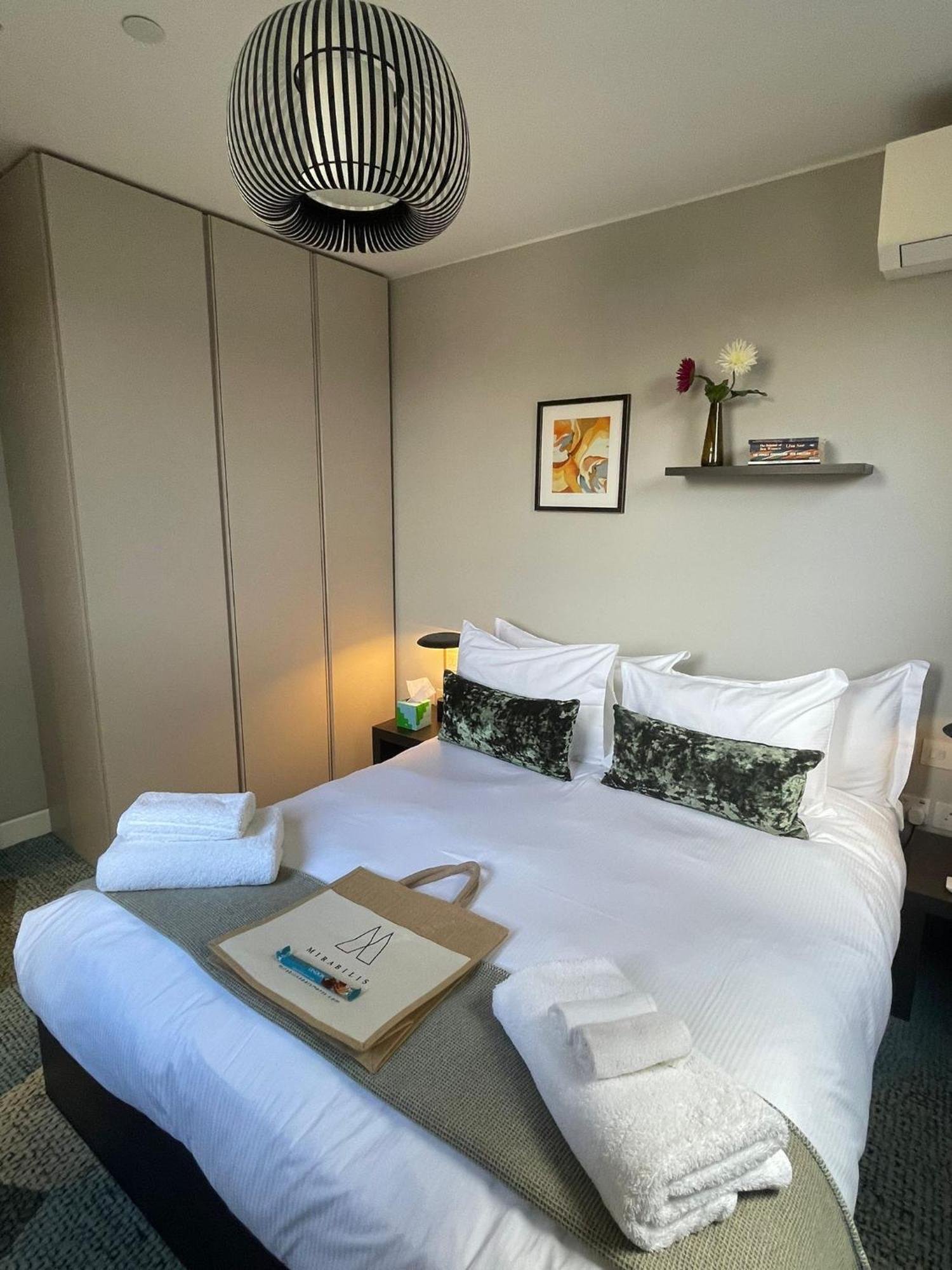 Mirabilis - Bayham Street Apartment
