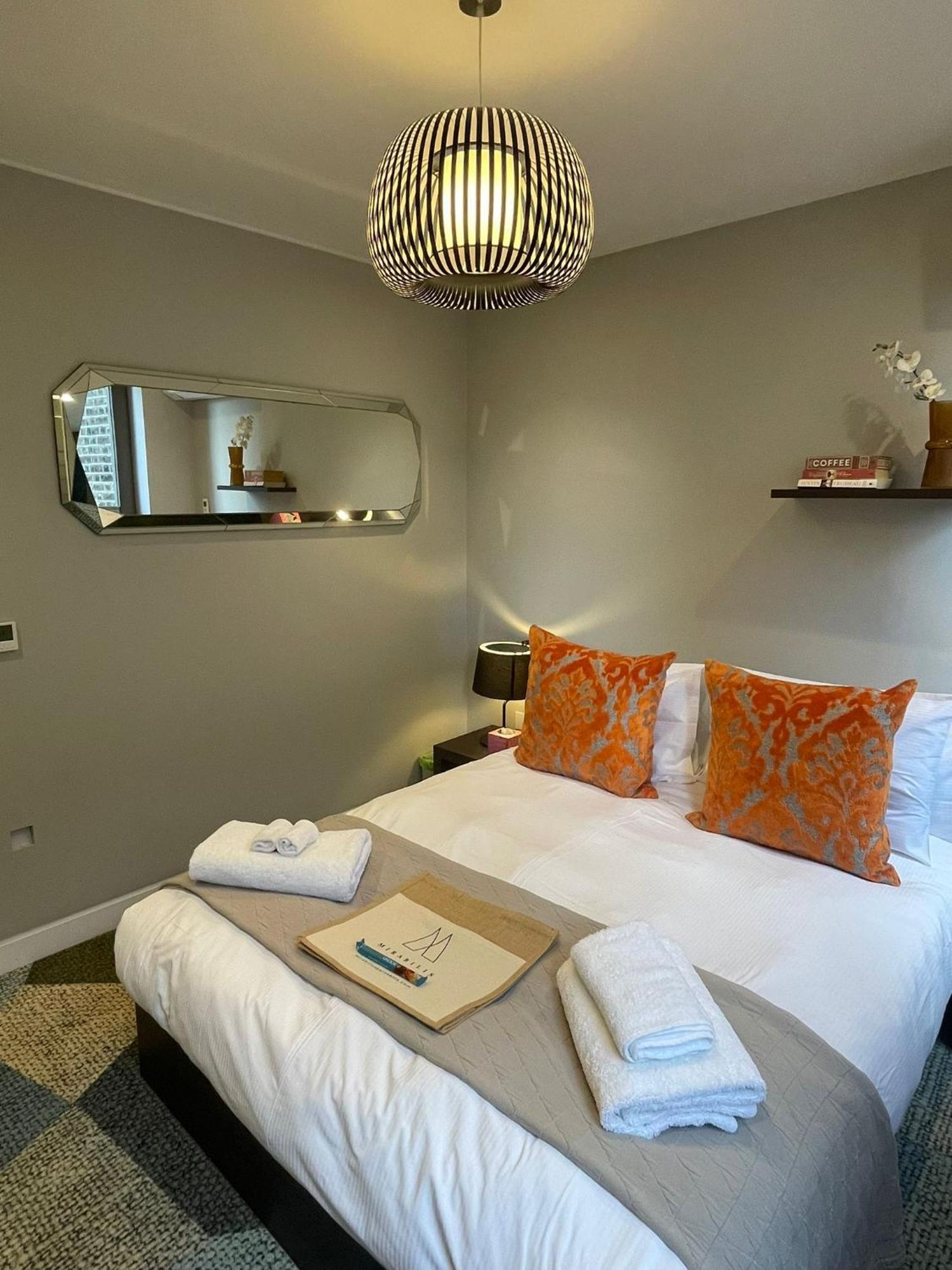 Mirabilis - Bayham Street Apartment *