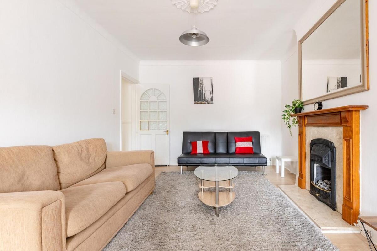 Flat Near Wembley, Self Check In, Garden Apartment