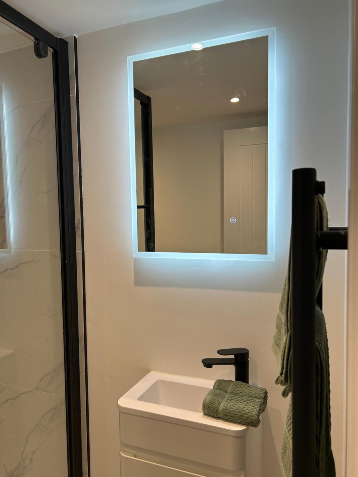 Prime Location Kensington Apartment
