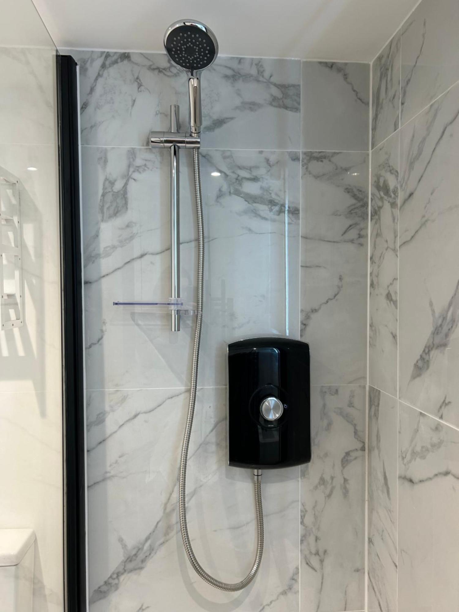 Prime Location Kensington Apartment