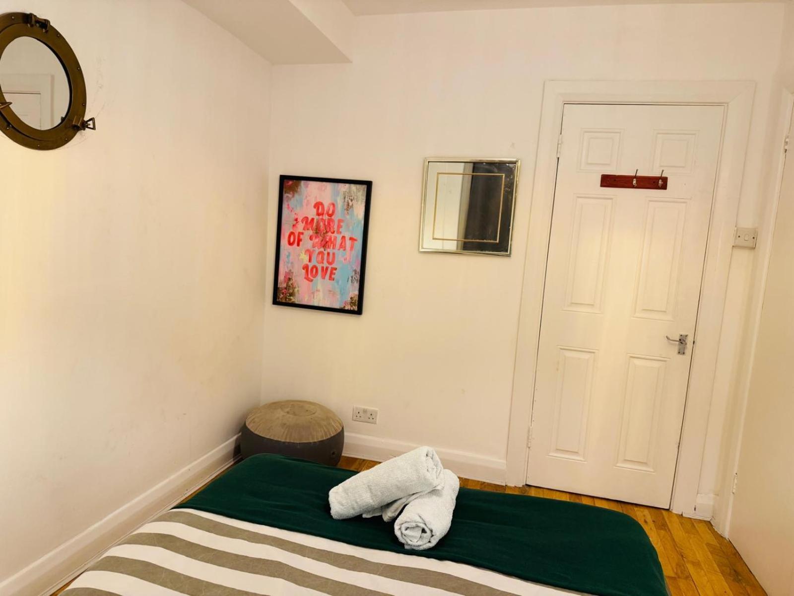 2 Bedroom Flat Hyde Park London
