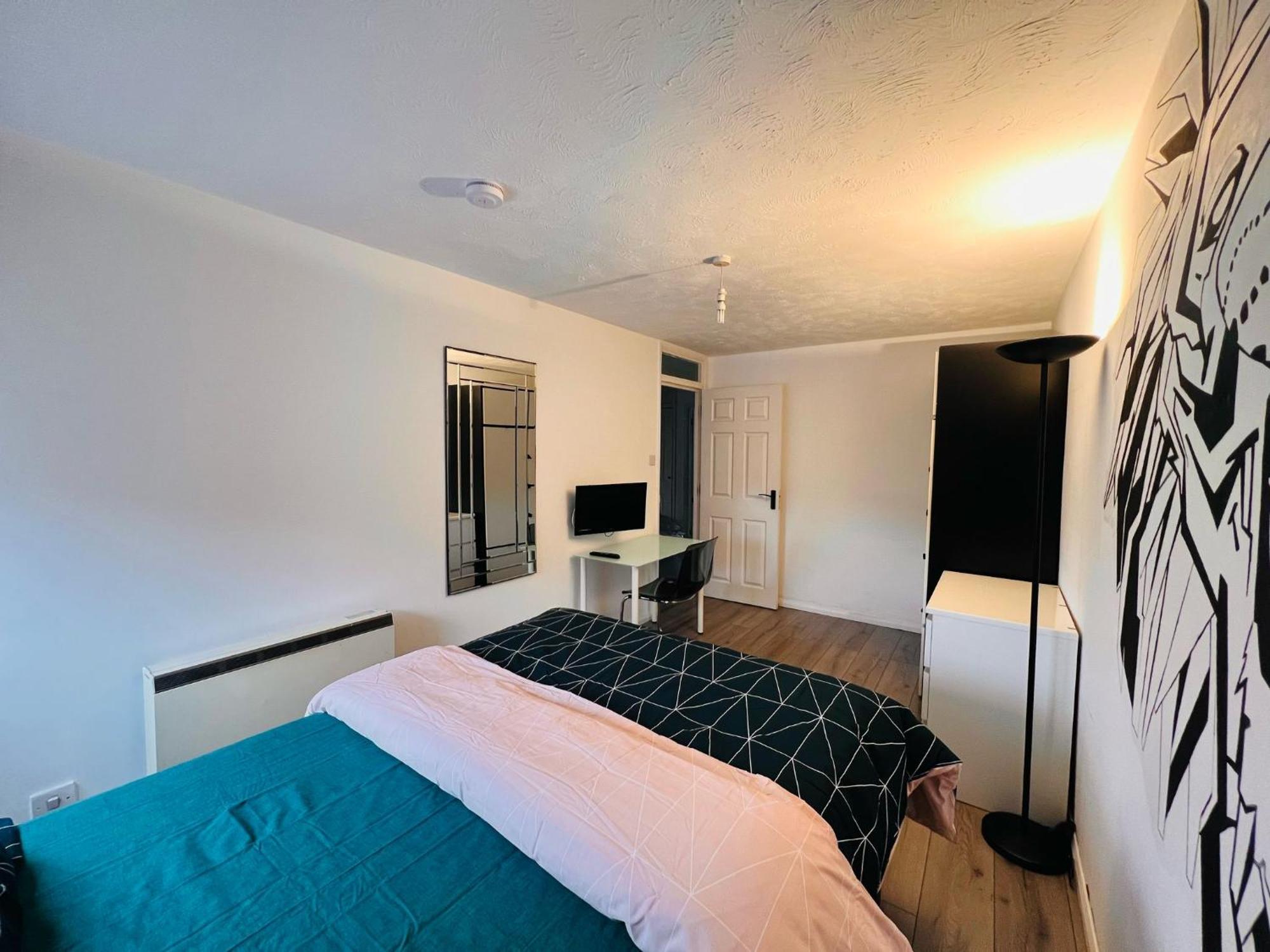 Appartement Charming 3-bedroom, Bow, Londen