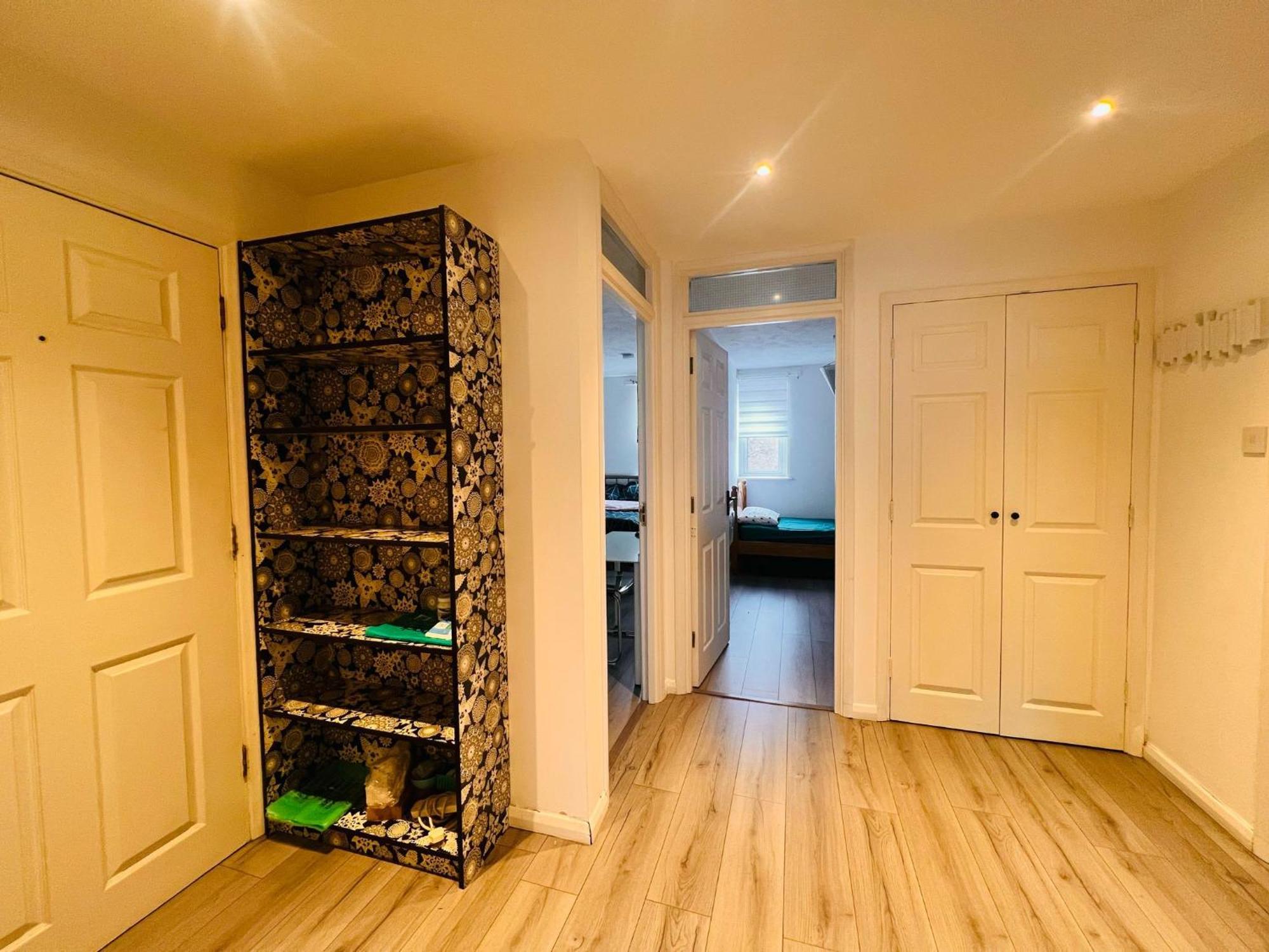 Appartement Charming 3-bedroom, Bow, Londen