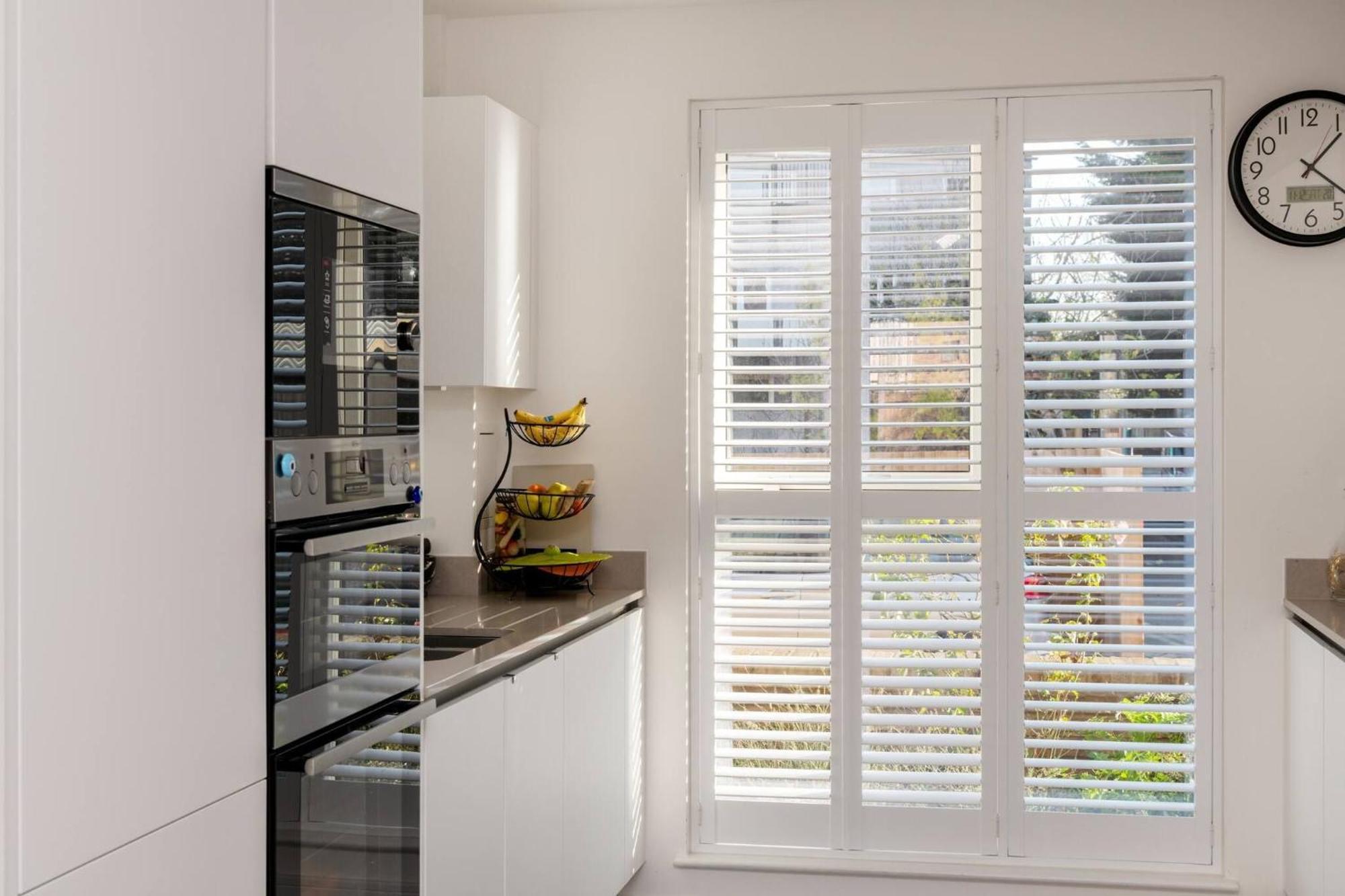 Stylish 3-bed Townhouse With 3 Baths In Southgate * London