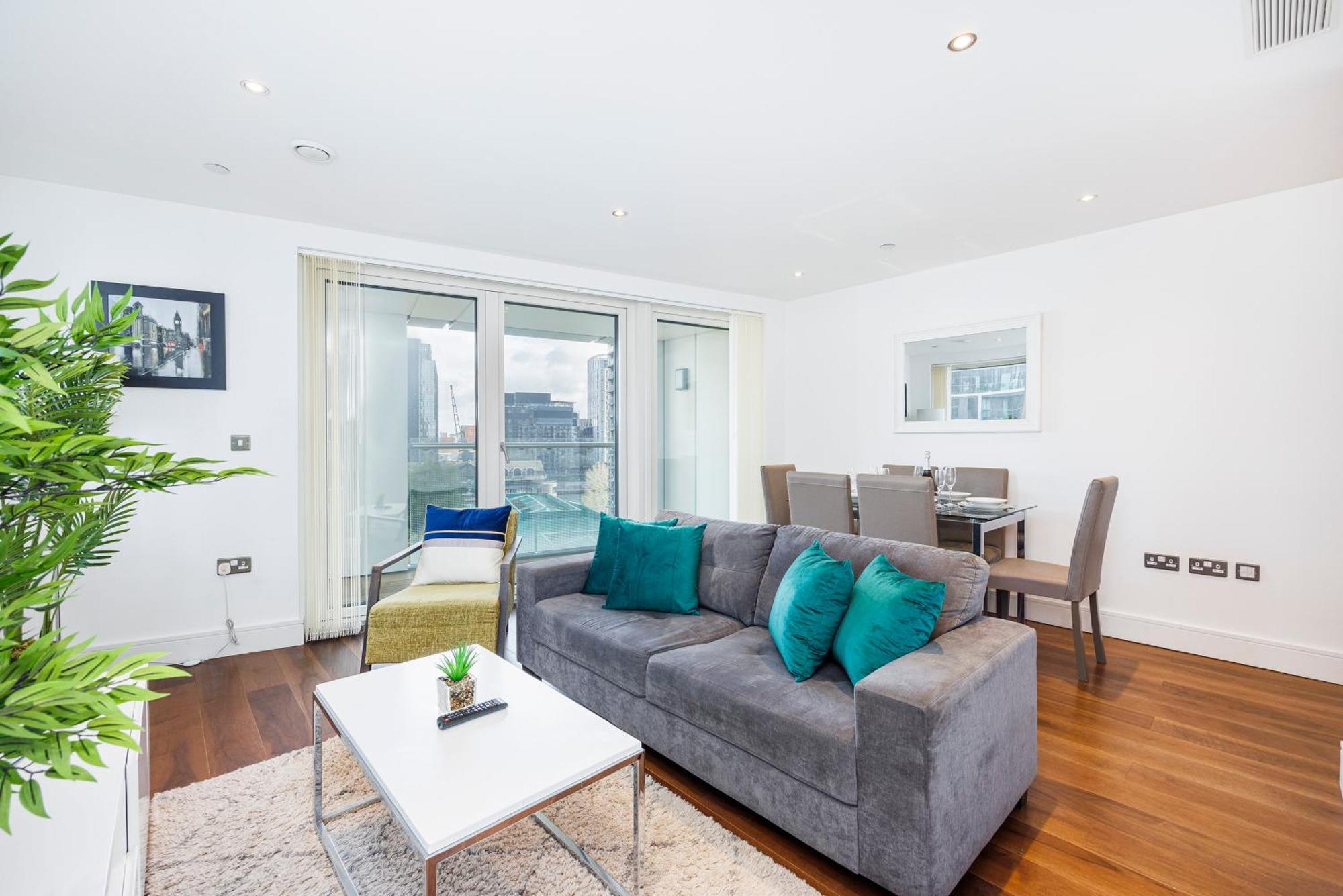 3 Bed In Canary Wharf, Weekly & Monthly Offers Apartment *