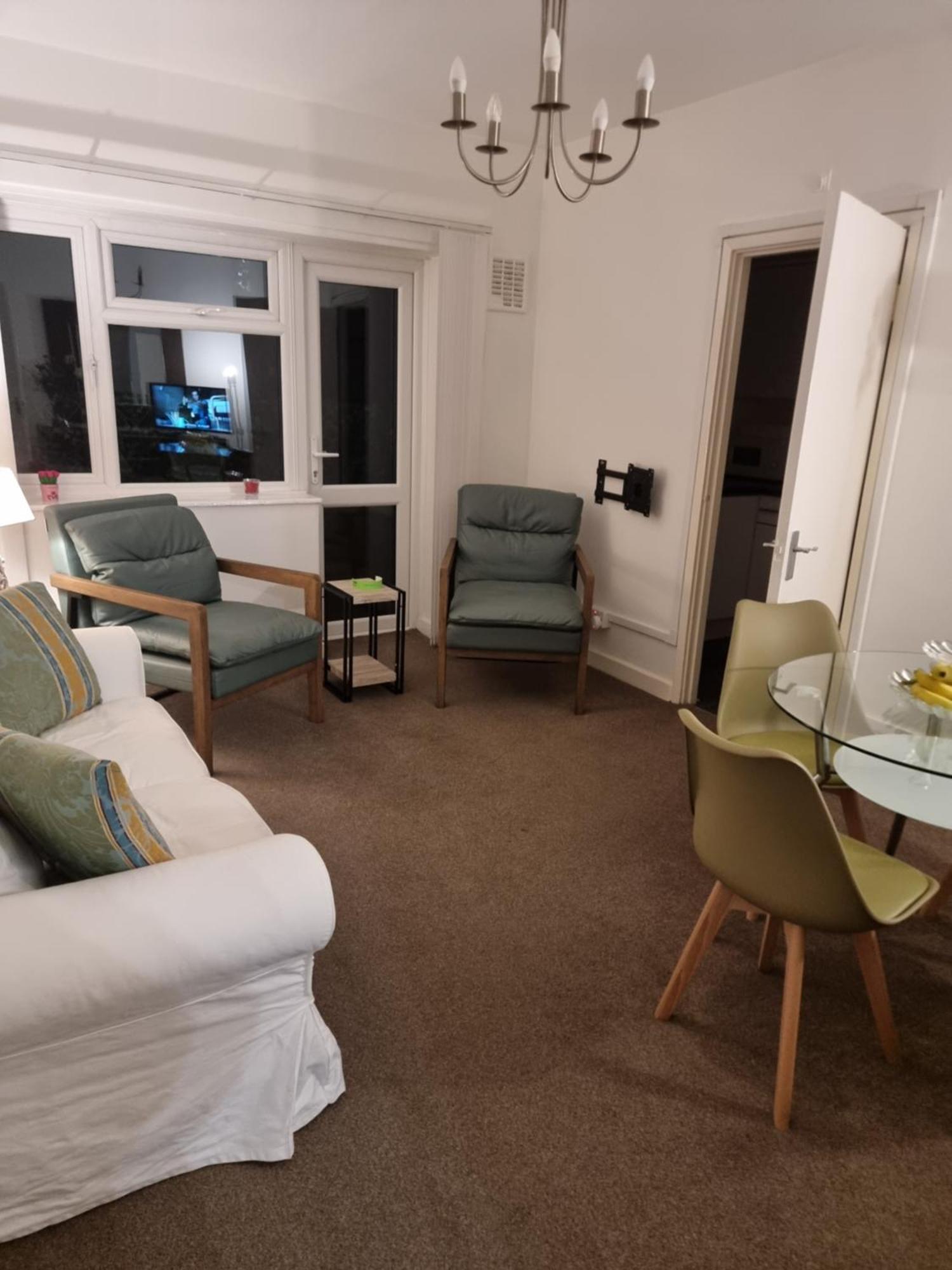 Apartment Conveniently Located Comfortable Close To Notting Hill