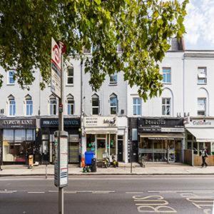 Clapham - 3 Bedroom Flat Apartment