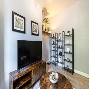 Clapham - 3 Bedroom Flat Apartment London