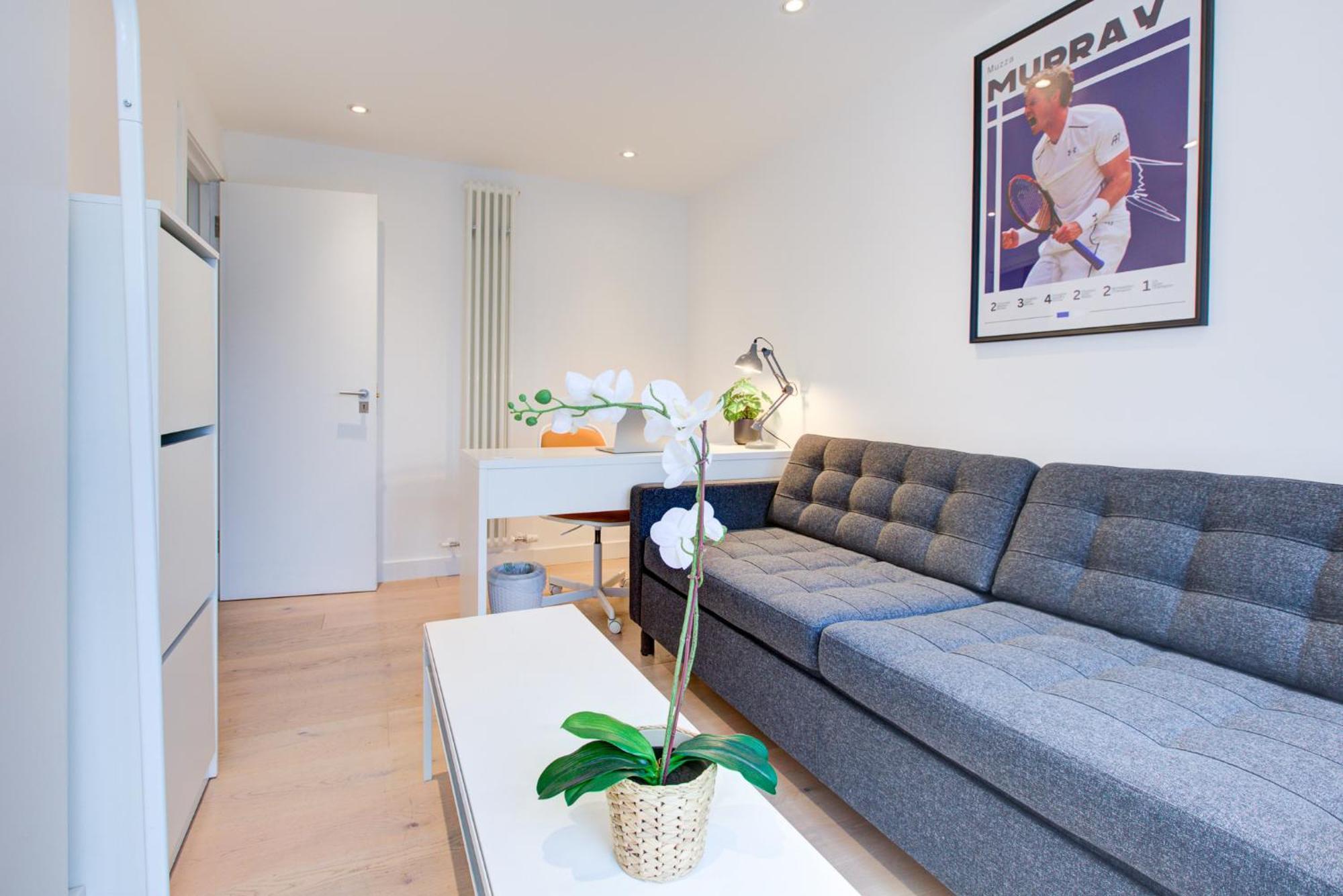 Neoteric Wimbledon Village * Londen