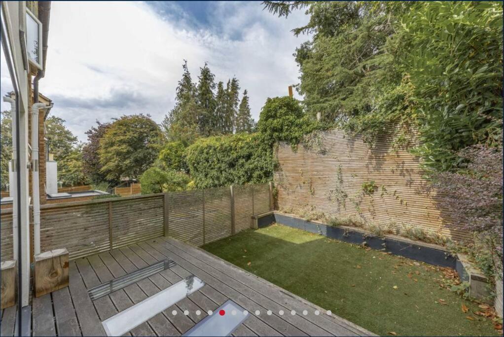 Neoteric Wimbledon Village * Londen