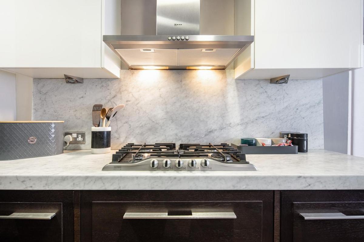 3bed Design Gem In Kensington Apartment *