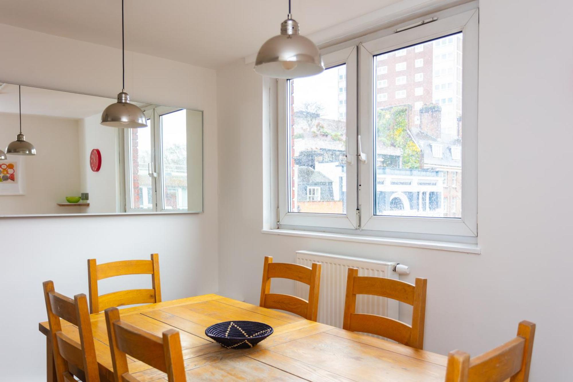 Spacious 3 Bedroom In Old Street Appartement