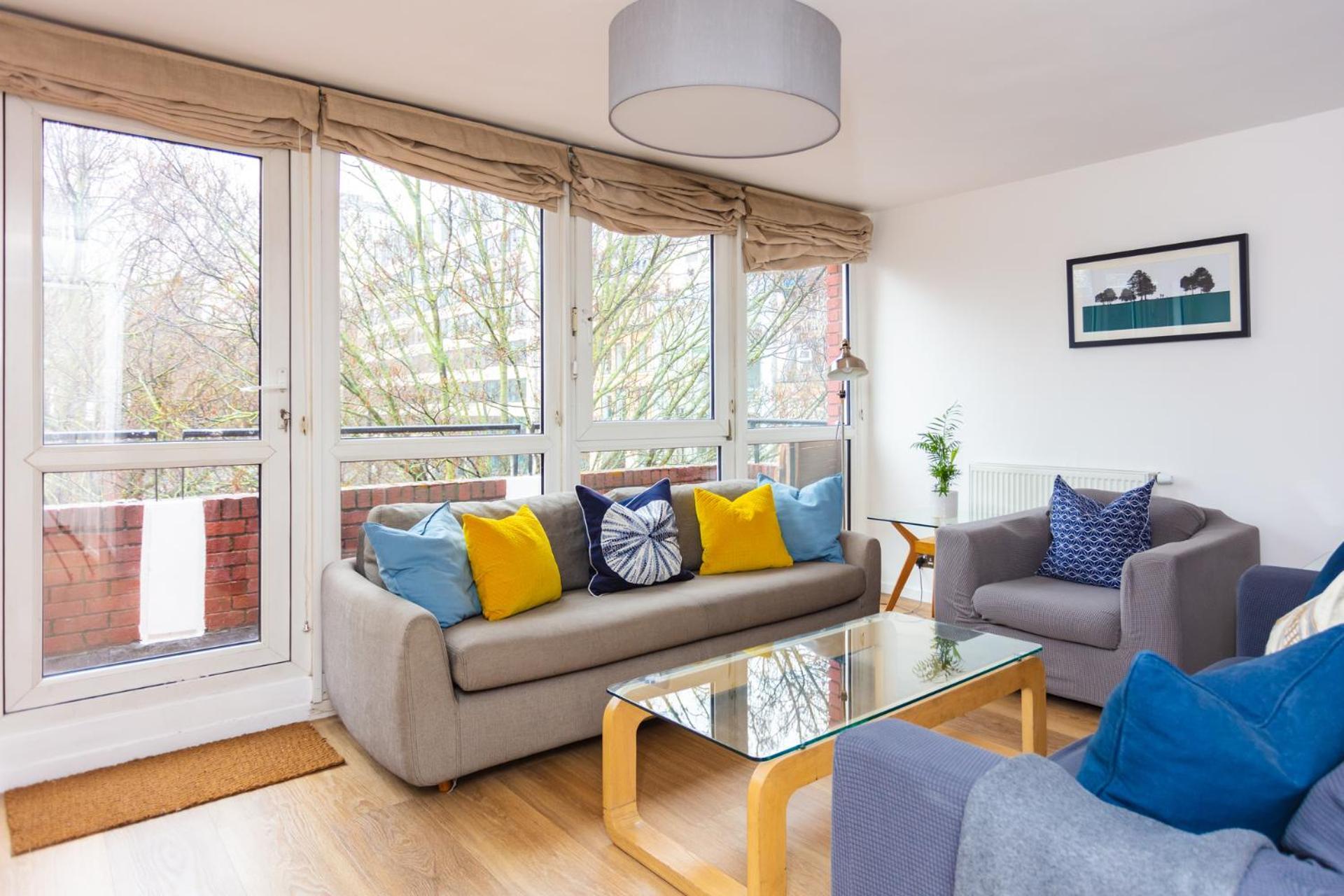 Spacious 3 Bedroom In Old Street Londen