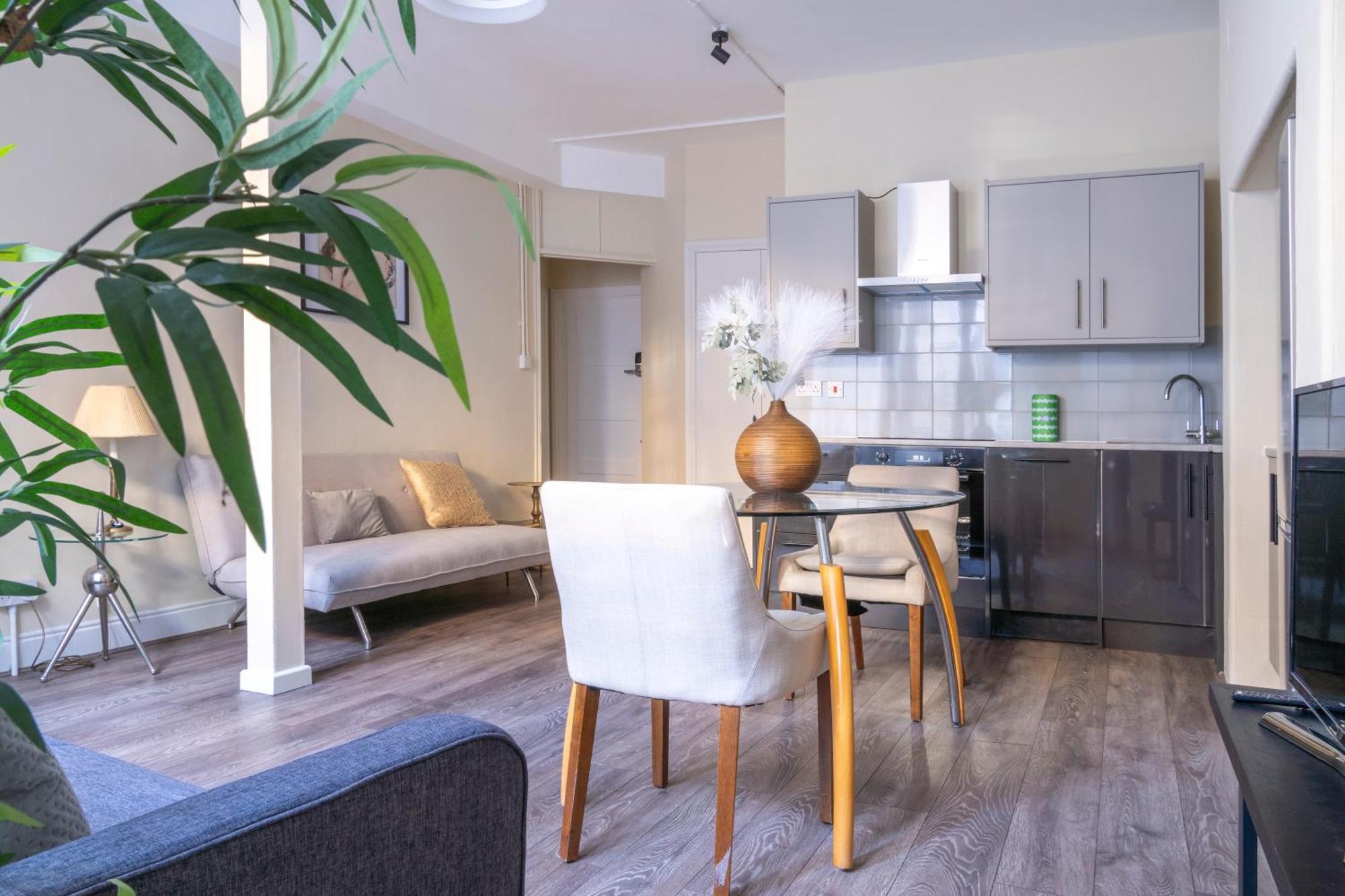 Apartment The Egerton - Serviced London