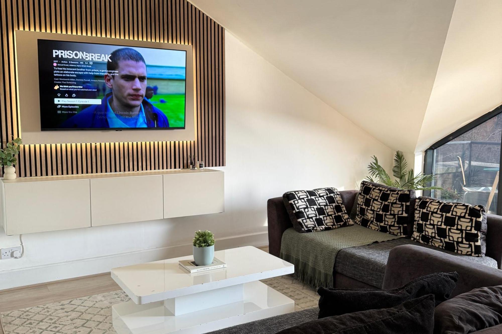 Stylish 1 Bed - Sleeps 4 & Free Parking * Londen