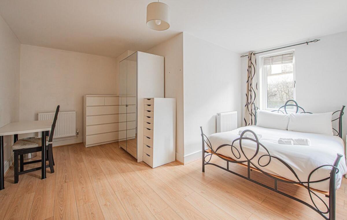 Stylish Spacious 3 Bed 5min Walk From Station London