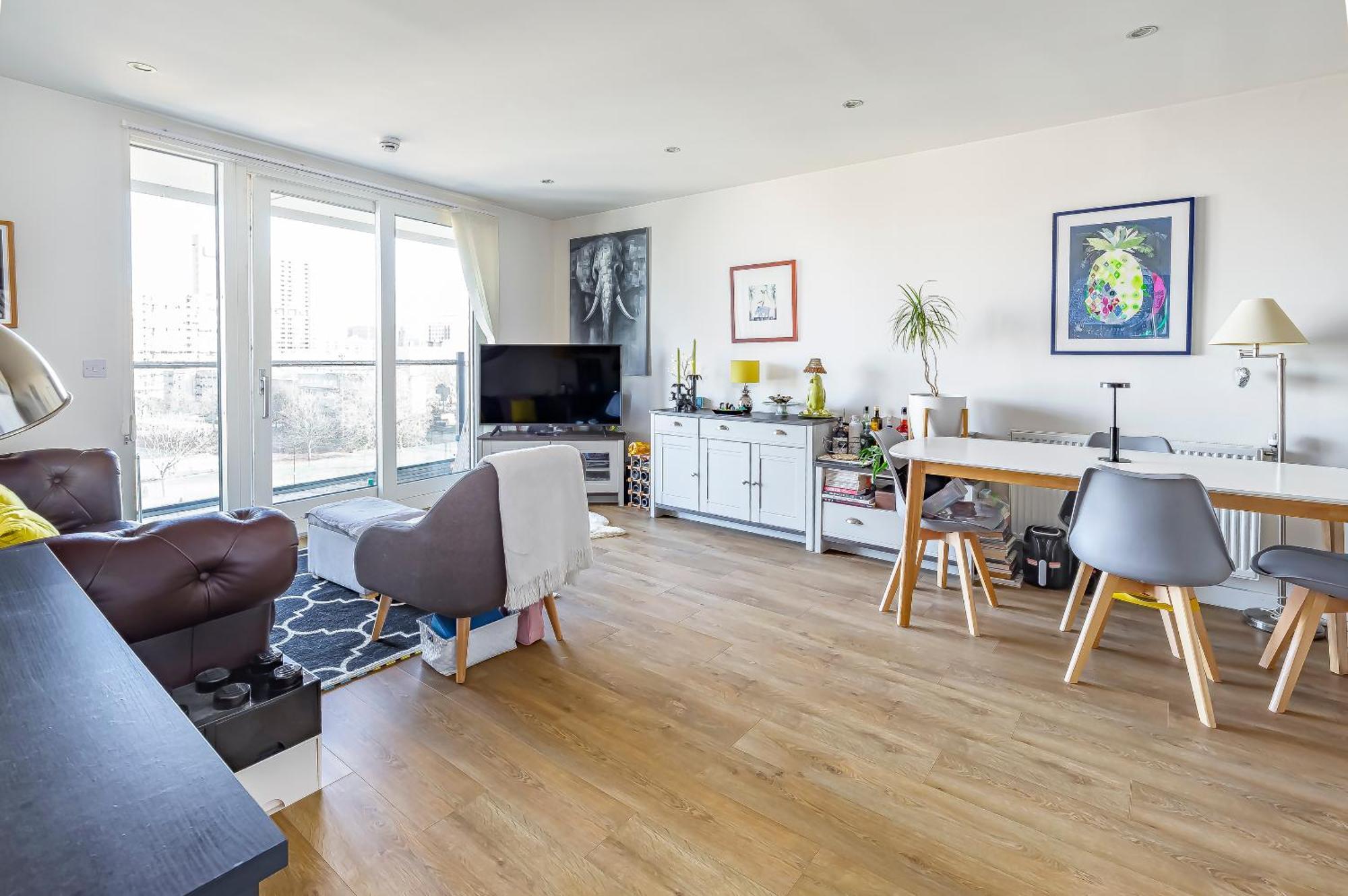 Appartement Charming 2 Bedrooms At Langdon Park Dlr Londen
